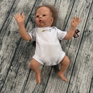 Ashton Drake "Snuggle Bunny" So Truly Real Vinyl Girl W/Hand-Painted Features